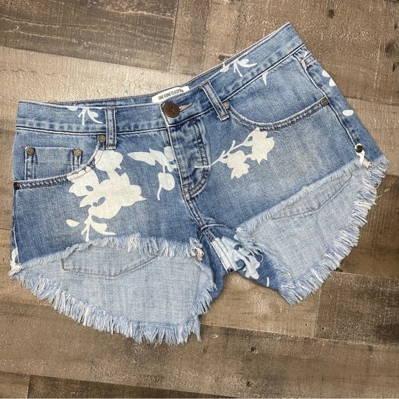 One Teaspoon Bonita’s Cutoff Shorts size 25 - Picture 14 of 16